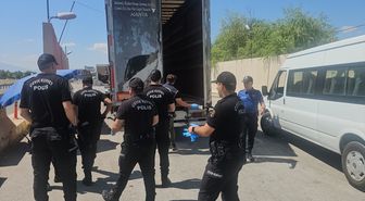 Erzincan'da Tırda 11 Düzensiz Göçmen Yakalandı