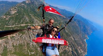 Sivaslı Meral Bahtiyar'dan Gökyüzünde Sivasspor Sevgisi