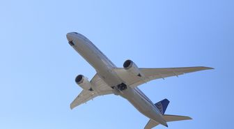 Tokyo'da Tehlikeli Yakınlaşma: Yolcu Uçağı ile Özel Jet 20 Metreye Kadar Yaklaştı