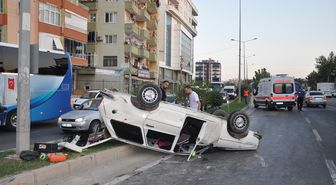 Silifke'de Tır-Otomobil Çarpışması: Anne ve Kızı Yaralandı