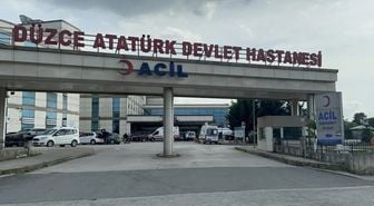 Düzce'de Kamyona Arkadan Çarpma: Sürücü Yaralandı