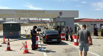 Özdağ'dan Oğuzhan Uğur ve Sinem Dedetaş'a cezaevi ziyareti