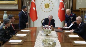 Yüksek Askeri Şura kararları listesi SON DAKİKA! YAŞ TSK terfi edenler, emekliliğe sevk edilenler ve görev süresi uzatılanlar kimler?