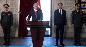 Yüksek Askeri Şura toplandı! Erdoğan YAŞ üyeleriyle Anıtkabir'i ziyaret etti