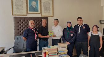 Ağın'da Okula 1071 Kitap Bağışı