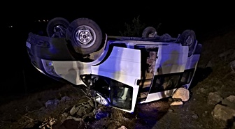 Hasankeyf'te minibüs devrildi: 5 yaralı