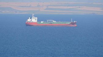 Çanakkale Boğazı’ndan geçen tankerde baca yangını