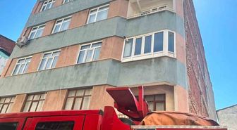 Elazığ'da Çatı Yangını İtfaiye Tarafından Kontrol Altına Alındı