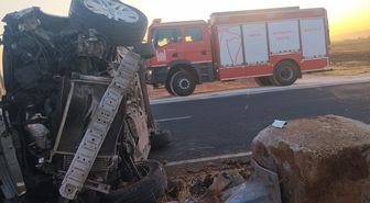 Kızıltepe'de Hafif Ticari Araç Devrildi: 2 Yaralı