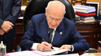 Bahçeli'den 'Terörsüz Türkiye' çerçeve yasasına ilk imza