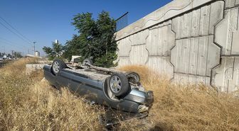 Niğde'de Üst Geçitten Düşen Otomobilde 2 Yaralı