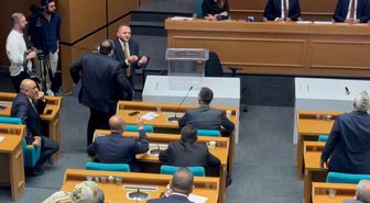 Üsküdar Belediyesi'nde olaylı seçim! 6 CHP'li AK Parti adayına oy verdi, kavga çıktı