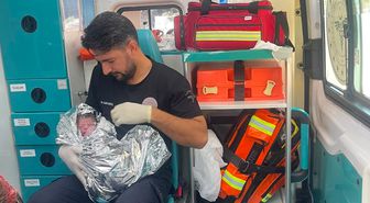 Şanlıurfa'da Ambulansta Doğum: Anne ve Bebeği Sağlıklı
