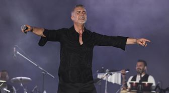 Derya Bedavacı Duygulandırdı, Özcan Deniz Coşturdu