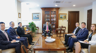 Bozay, Çinli yetkilileri kabul etti