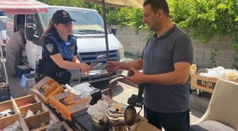 Erzincan'da Semt Pazarında Polisten Bilgilendirme