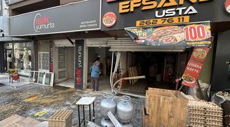 Alkollü Sürücü Dükkanlara Çarptı