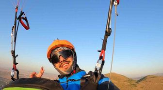Genç Pilot 160 Kilometrelik Yamaç Paraşütüyle Kayseri'den Kahramanmaraş'a Uçtu: 'Dağlardan Geçerken Korkuyorum'