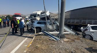 Konya'da Tır Kazası: 1 Ölü, 9 Yaralı