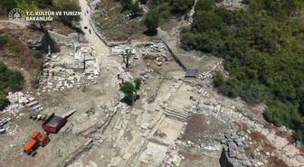 Aspendos'ta 1800 Yıllık Şifa Heykeli Bulundu