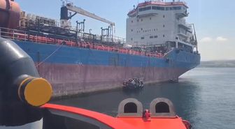 Yalova'da makine arızası yapan tanker güvenli şekilde demirleme sahasına alındı