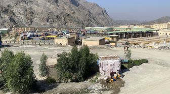 325 Afgan Göçmen Pakistan'dan Döndü