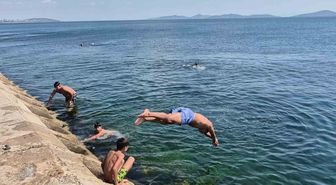 İstanbul'da Sıcak Havaya Caddebostan Sahili'ne Akın