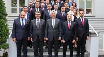 Bakan Bolat Varşova'da iş dünyasıyla buluştu