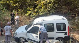 Alanya'da Araç Şarampole Yuvarlandı: 3 Hafif Yaralı