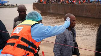 Kinşasa'da Ebola Şüphesi: Yolcu Teknesine Müdahale