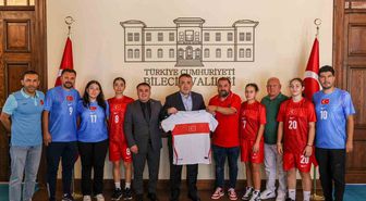İşitme Engelliler Genç Kız Futsal Milli Takımı Bilecik'te Kampta
