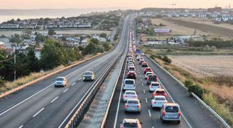 Tatilciler Yola Çıkınca Tekirdağ Yolunda Trafik Yoğunluğu