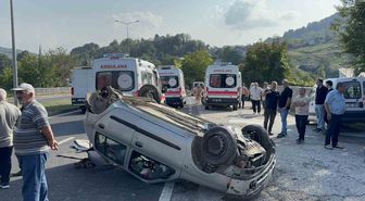 Düzce-Zonguldak'ta Tır ile Çarpışan Otomobil Takla Attı: 4 Yaralı