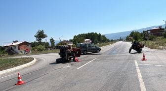Niksar'da Traktör ve Araç Çarpıştı: 5 Yaralı
