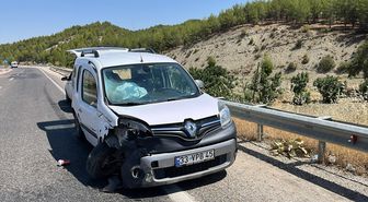 Besni'de Trafik Kazası: 5 Yaralı