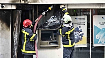 Sivas'ta ATM Yangını Paniğe Neden Oldu