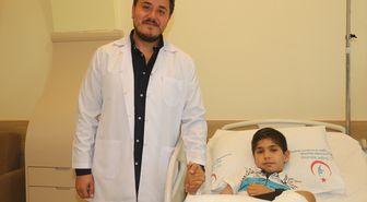 10 Yaşındaki Musa'nın Ayağını Mikrocerrahiyle Kurtardılar