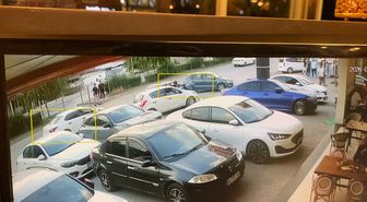İnegöl'de Kaza: Otomobiller Çarpıştı, Motosikletli Çift Son Anda Kurtuldu