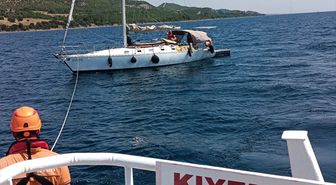 Çanakkale'de arızalı tekne kurtarıldı