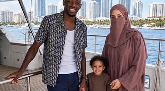 Dembele eşinin peçe tercihini anlattı: Güzel yüzüm...