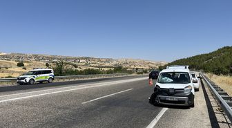 Besni'de Trafik Kazası: 5 Yaralı