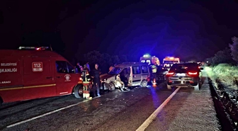 Balıkesir'de İki Araç Çarpıştı: 4 Yaralı