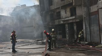İzmir Buca'da Sünger Deposunda Yangın: Kontrol Altına Alındı