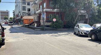 İzmit'te Kontrolden Çıkan Araç Yayalara Çarptı: 2 Yaralı