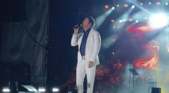 Karpuz Festivali'nde Mahsun Kırmızıgül Rüzgarı
