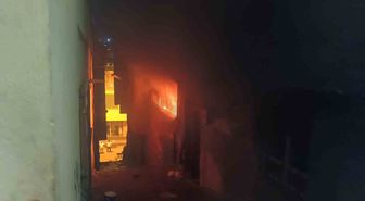 Şanlıurfa'da Elektrik Kontağından Çıkan Yangın Evi Küle Çevirdi