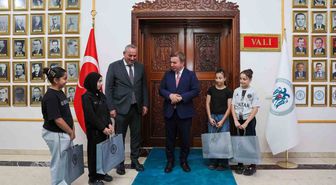 Vali Aydoğdu, başarılı karatecileri makamında kabul etti
