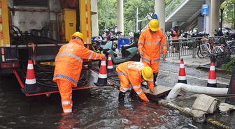 Dolphin Tayfunu Shanghai'ı Vurdu: Kırmızı Alarm Verildi