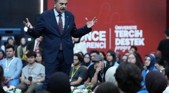Bakan Tekin'den 'serbest kıyafet' sorusuna yanıt: Bu yüzden kaldırılmış