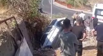 Sason'da kafa kafaya çarpışma: Araç çukura düştü, yaralanan yok